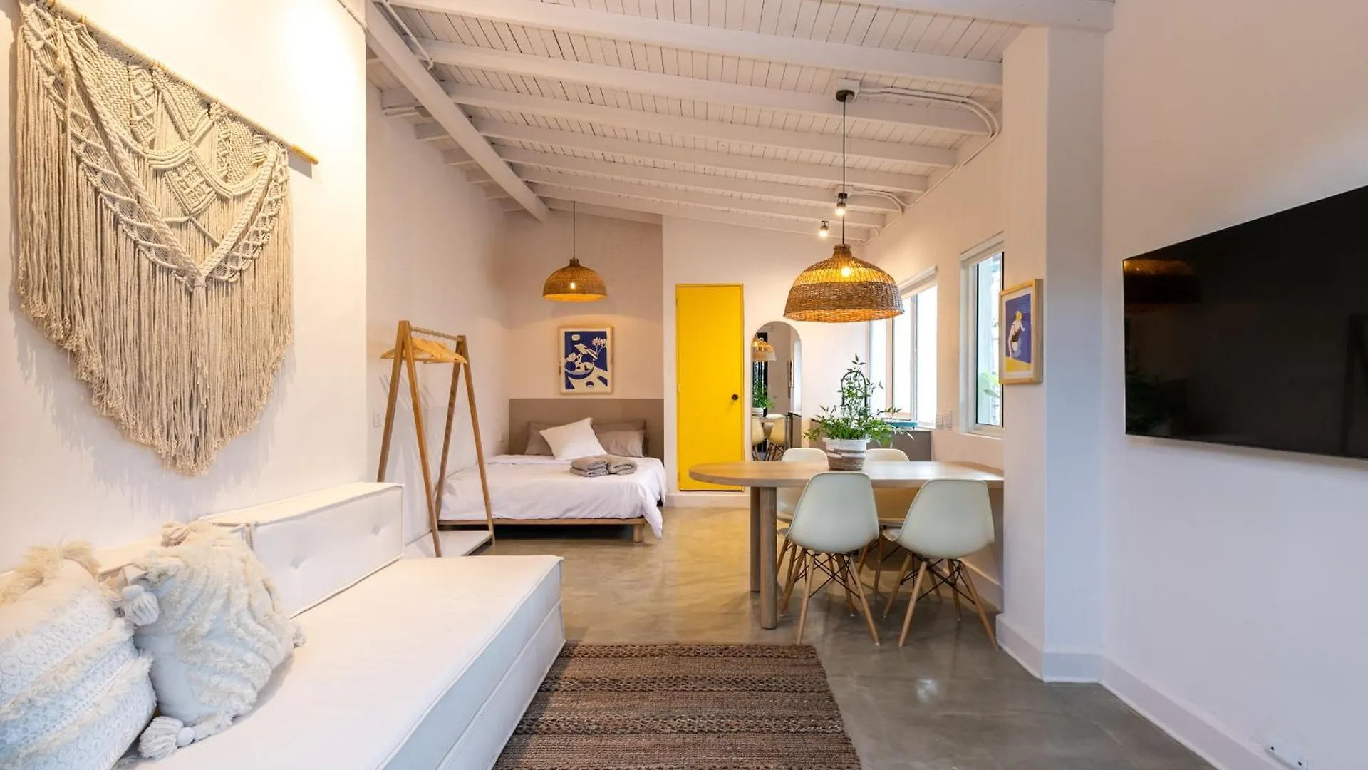 Apartamentos Primavera Manila By Housy Host contacts